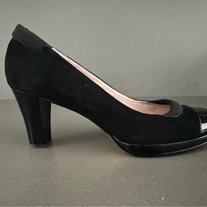 Taryn Rose designer black pumps